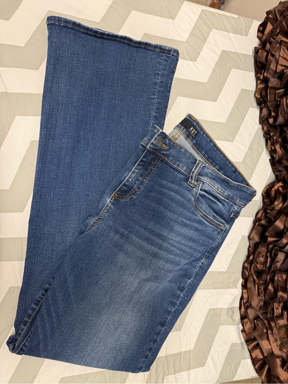 Kut from the Kloth Straight Leg Mid Blue Jeans